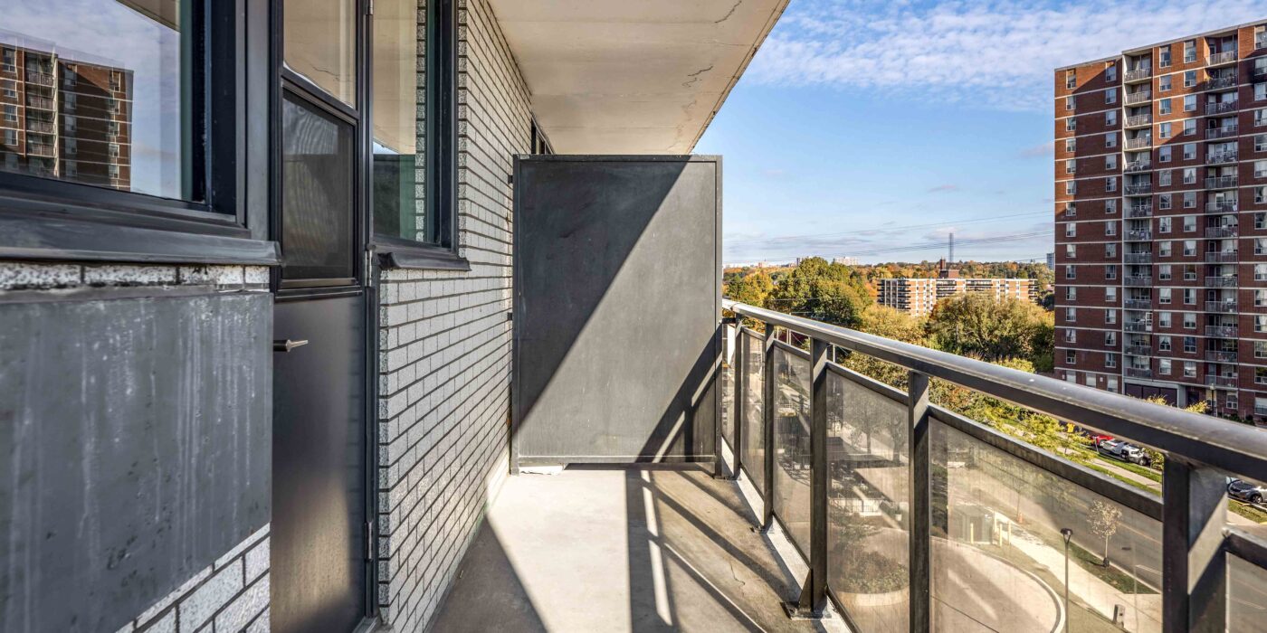 90Eastdale_EXT_Model_2Bed_Balcony_Oct2025