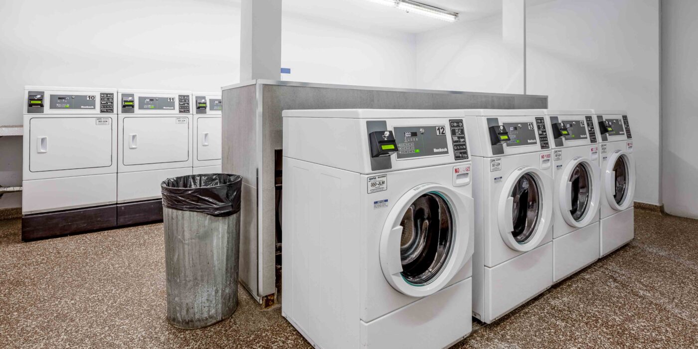 90Eastdale_INT_Amenity_LaundryRoom_Oct2025